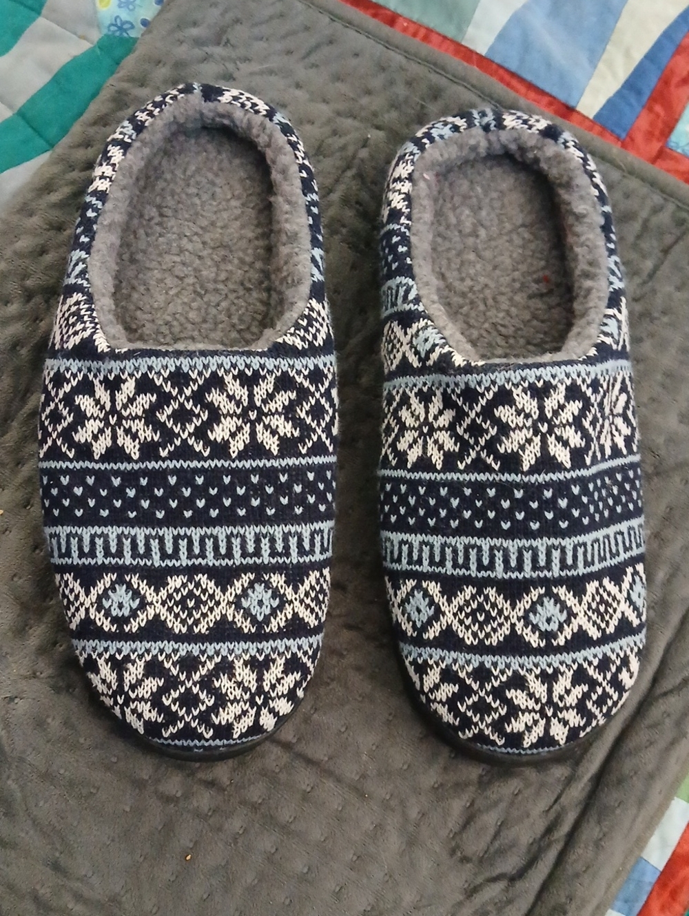 Cozy Nordic Pattern Slip-On Slippers - Navy & Gray